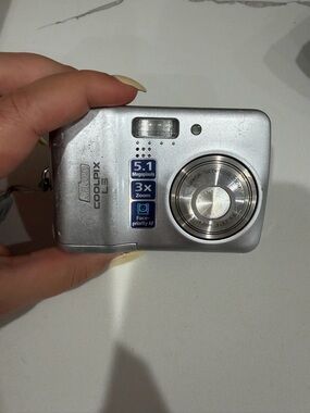 Nikon Coolpix L3 Silver Compact Digital Camera
